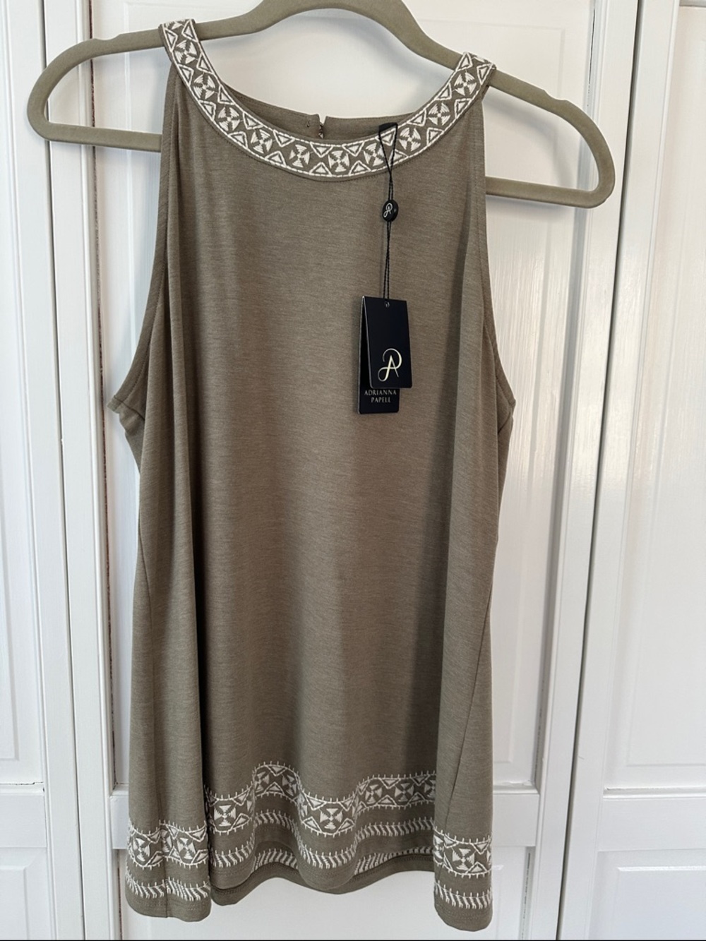 NWT Adrianna Papell sleeveless top